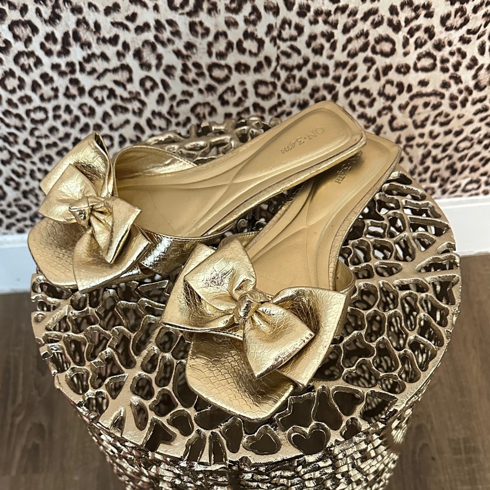 Chic Gold Bow Sandals